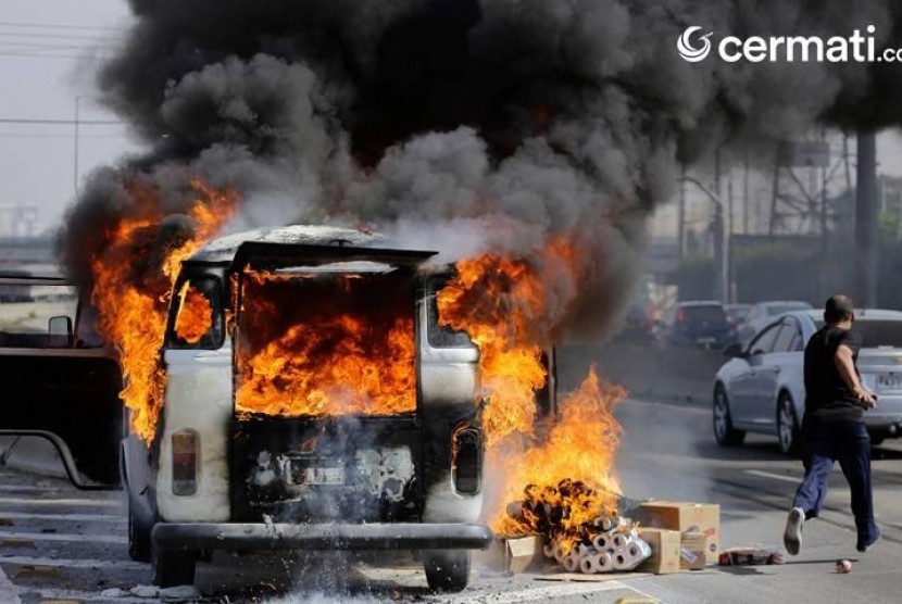 Supaya Mobil Terbakar Aksi Kerusuhan Ditanggung Asuransi, Pilih Jenis Asuransi ini!
