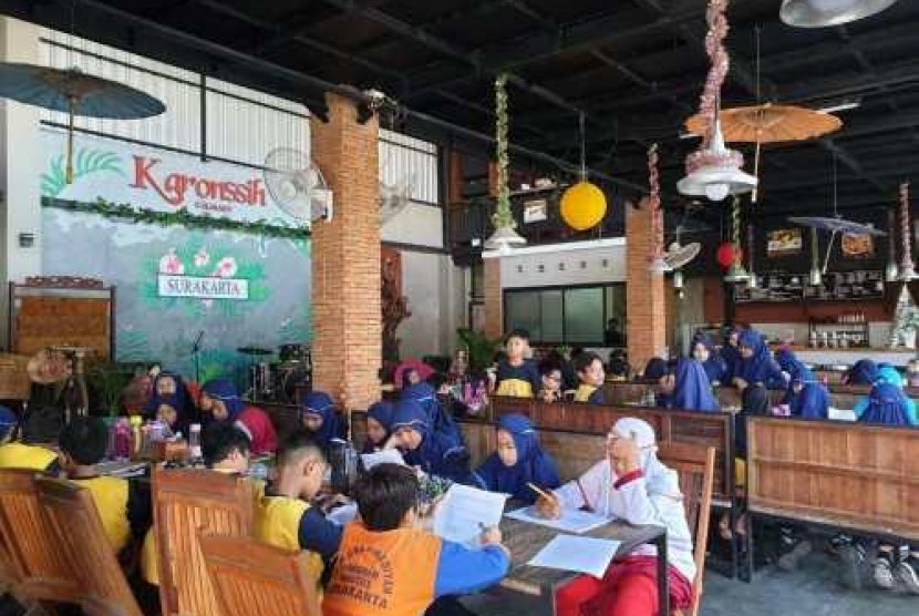  Sebanyak 87 siswa kelas V SD Muhammadiyah Program Khusus Kottabarat Surakarta mengikuti kegiatan Evaluasi dan Refleksi (EDR) yang berlangsung di Resto Karonsih Solo, Selasa (24/09/19). Istimewa