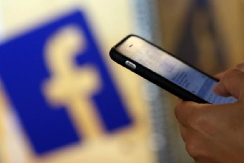 Dear Pengguna Facebook, 400 Jutaan Nomor Teleponmu Bocor di Internet. (FOTO: Adam Berry/Getty Images)