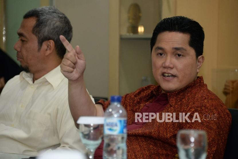 Ketua Tim Kampanye Nasional (TKN) Joko Widodo-Ma'ruf Amin, Erick Thohir memberikan paparan saat berkunjung ke kantor Republika, Jakarta, Rabu (30/1).