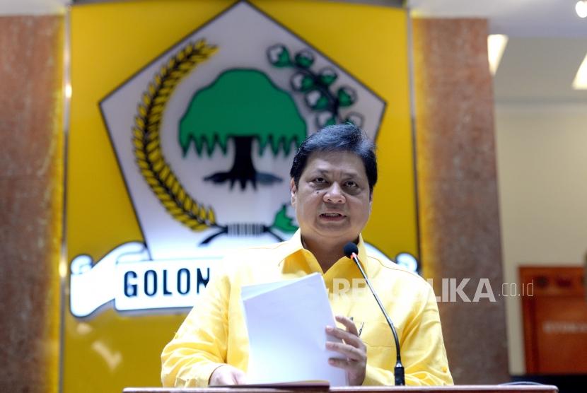 Pengumuman Pengurus Partai Golkar. Ketua Umum Partai Golkar Airlangga Hartarto mengumumkan susunan pengurus pusat partai Golkar di DPP Partai Golkar, Jakarta, Senin (22/1).
