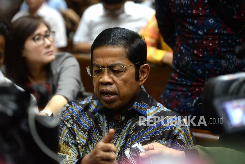 Terdakwa kasus dugaan suap proyek PLTU Riau-1 Idrus Marham bersiap menjalani sidang putusan di Pengadilan Tipikor, Jakarta Pusat, Selasa (23/4/2019).
