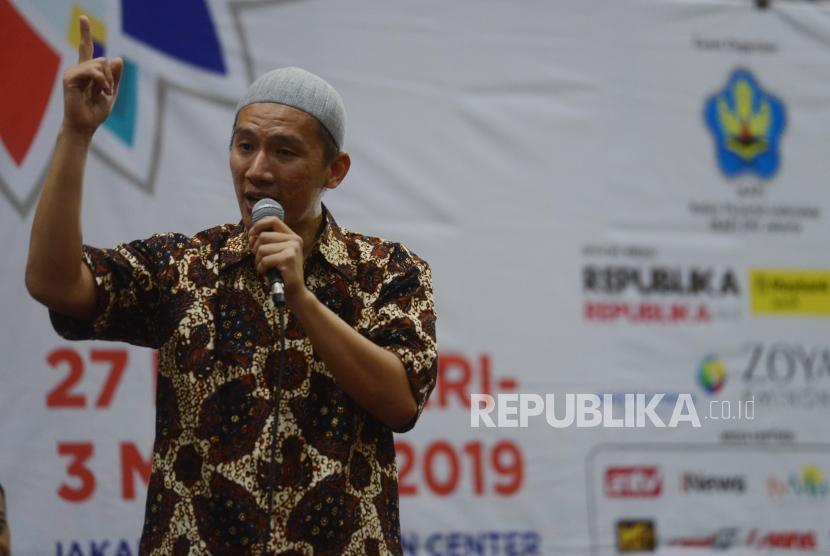 IBF 2019. Ustaz Felix Siauw saat memberikan tausiyah pada acara Islamic Book Fair 2019 di Jakarta Convention Center, Jakarta, Ahad (3/3).