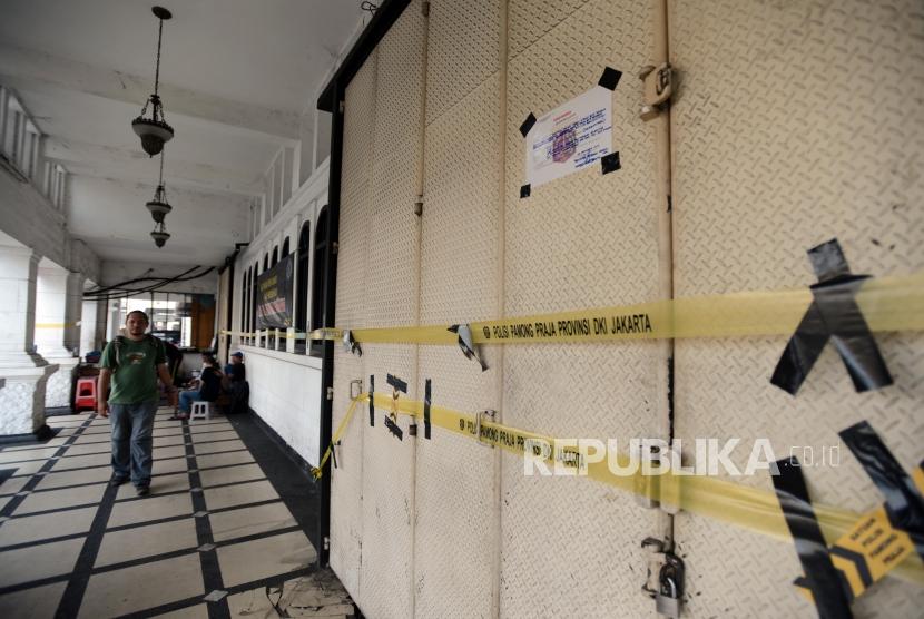 Gedung diskotek Old City yang telah disegel Satpol PP di kawasan Kota Tua, Kecamatan Taman Sari, Jakarta Barat.