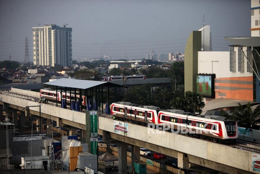 Light Rail Transit (LRT) parked at LRT Kelapa Gading Station, Jakarta, Monday (July 30).