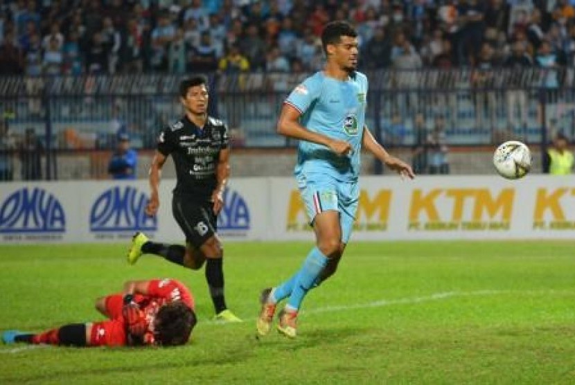 Persela Kaget dengan Dua Gol Persib di Babak Pertama