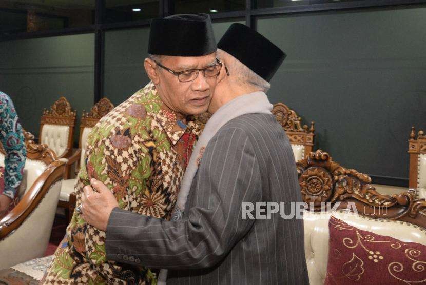 Ketua Umum PP Muhammadiyah Haedar Nasir menerima Bakal Calon Wakil Presiden Ma'ruf Amin di Gedung Pusat Dakwah Muhammadiyah, Jakarta, Rabu (5/9).