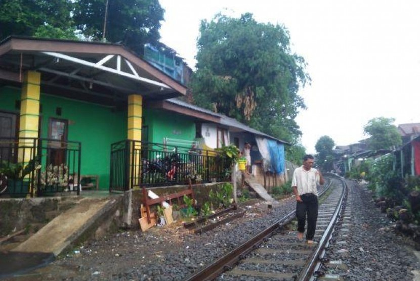  Sebanyak 1.645 rumah di Kota Bogor akan terkena dampak pembangunan kereta jalur ganda atau double track Bogor-Sukabumi.