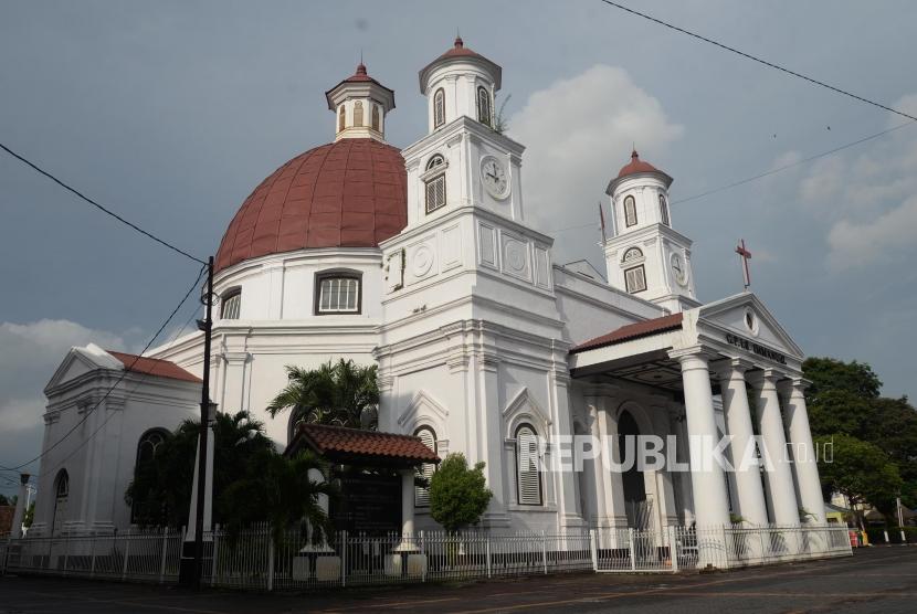 Gereja Blenduk yang berada di kawasan Kota Lama, Kota Semarang, Jawa Tengah, merupakan salah satu ikon wisata Semarang.