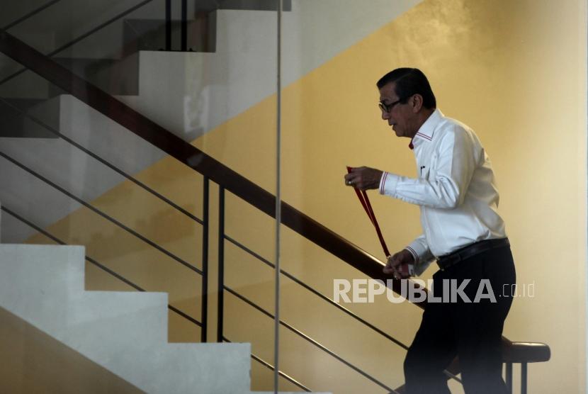Menteri Hukum dan HAM (Menkumham) Yasonna H Laoly bersiap menjalani pemeriksaan di Gedung KPK, Jakarta, Senin (2/7).