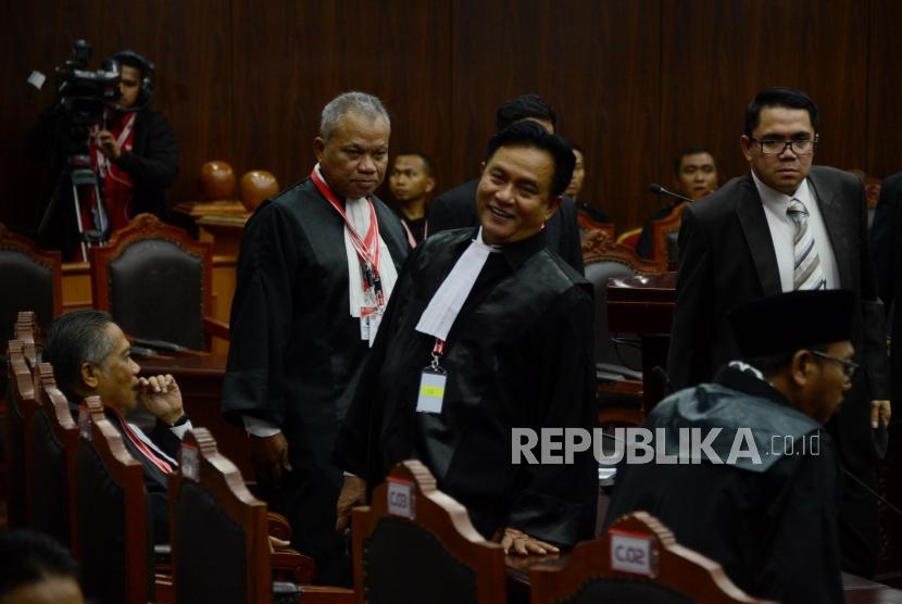 Tim Kuasa Hukum Joko Widodo-Ma'ruf Amin, Yusril Ihza Mahendra saat menghadiri sidang lanjutan Perselisihan Hasil Pemilihan Umum (PHPU) Pemilihan Presiden (Pilpres) 2019 di Gedung Mahkamah Konstitusi, Jakarta, Rabu (19/6).