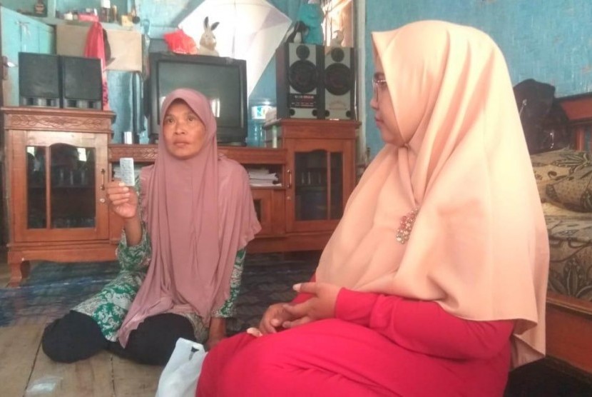 Pasien bernama Anah (50) warga Desa Deudeul, Kecamatan Taraju, Kabupaten Tasikmalaya mendapat obat kedaluwarsa dari puskesmas