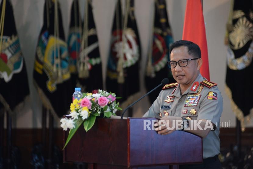 Kapolri Jenderal Pol Tito Karnavian memberikan konferensi pers akhir tahun di Mabes Polri, Jakarta, Jumat (29/12).