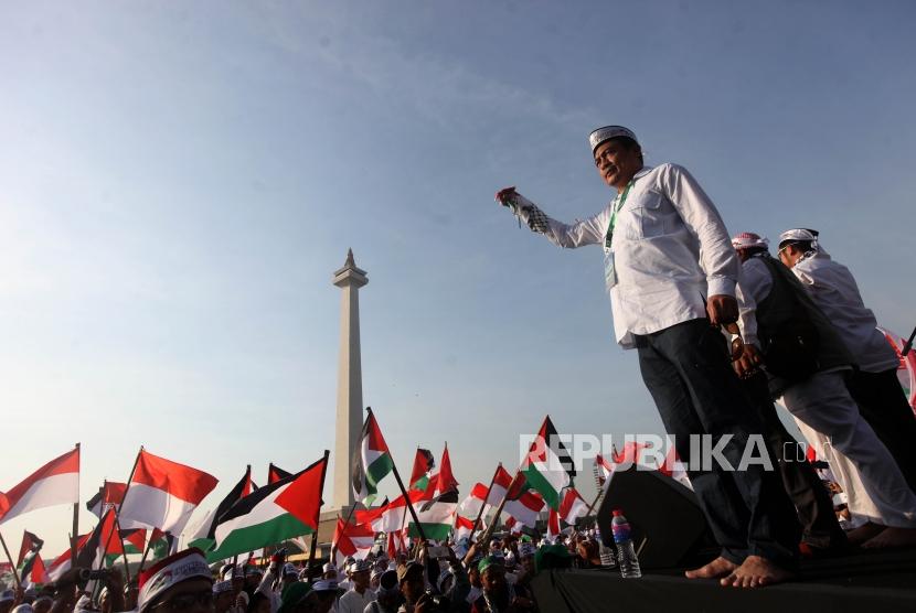Ustaz Bachtiar Nasir lead 115 rally at National Monument (Monas) area, Central Jakarta, on Friday (May 11).