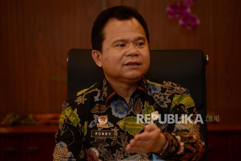 Direktur Jenderal Imigrasi Ronny Franky Sompie saat sesi wawancara bersama Republika di Jakarta, Jumat (12/4).
