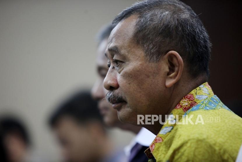 Terdakwa mantan Ketua Pengadilan Tinggi Manado Sudiwardono bersiap menjalani sidang dakwaan di Pengadilan Pengadilan Tindak Pidana Korupsi Jakarta, Rabu (28/2).
