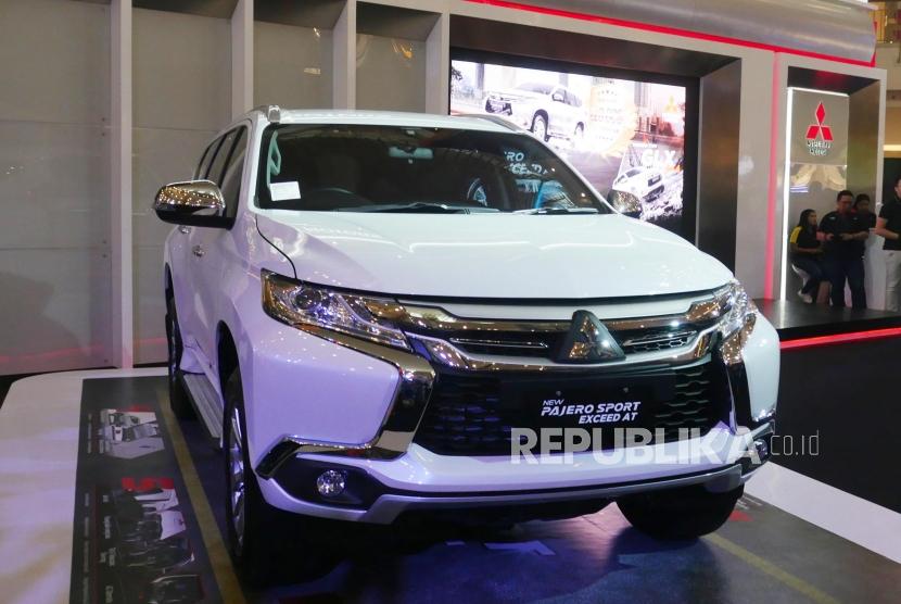 Mobil Pajero.
