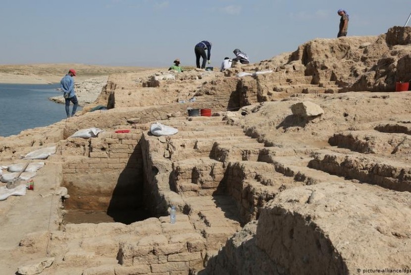 Istana Misterius Berusia 3400 Tahun Ditemukan di Bendungan Mengering di Irak