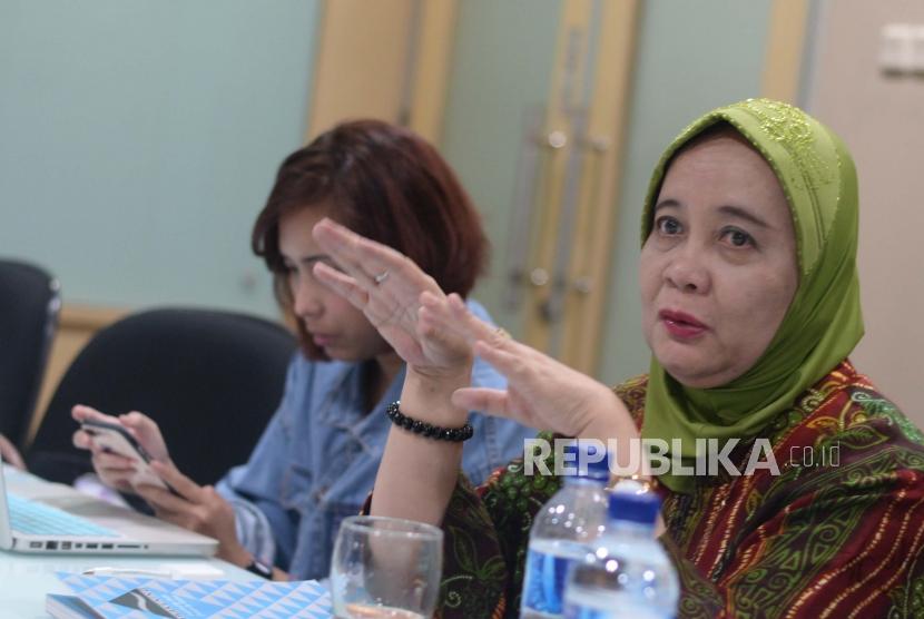 Direktur Eksekutif DNA, Rina Novita saat  memberikan pemaparan terkaiat DNA Production saat mengunjungi Republika di Jakarta, Kamis (27/12).