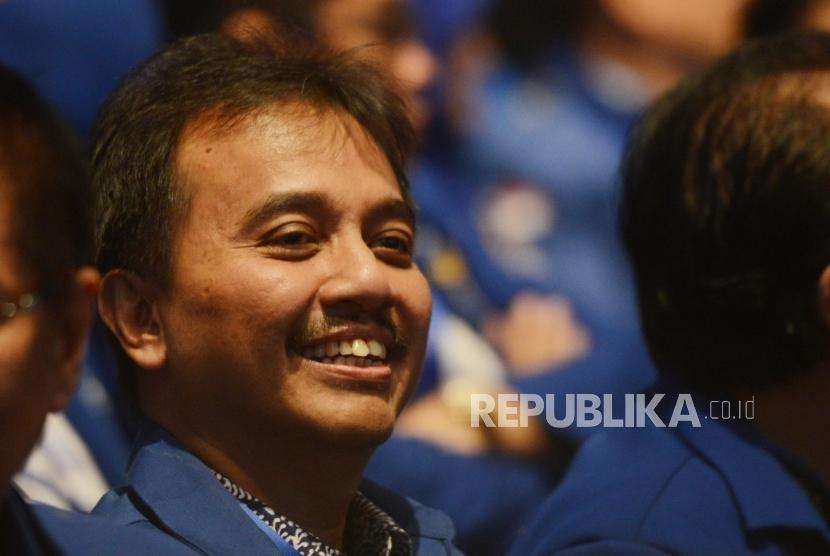Roy Suryo. Polisi sebut kasus stupa mirik Jokowi dengan terlapor Roy Suryo sudah naik ke penyidikan.