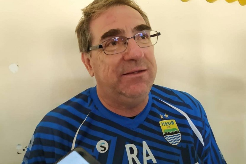  Pelatih Persib Bandung, Robert Alberts