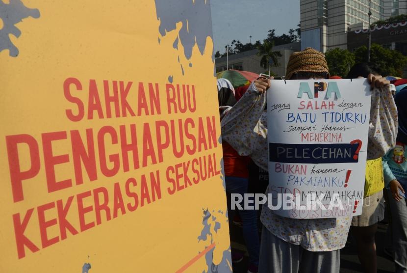 Sejumlah aktivis saat melakukan aksi Rancangan Undang-undang Penghapusan Kekearasan Seksual (RUU PKS) (ilustrasi)
