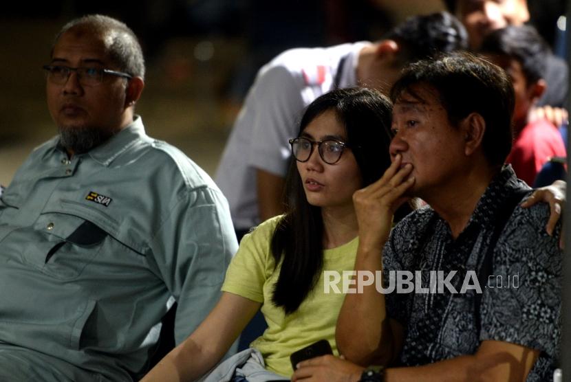 Crisis Center Lion Air. Keluarga korban pesawat Lion Air JT610 mendatangi crisis center di Halim Perdanakusuma, Jakarta, Senin (29/10).
