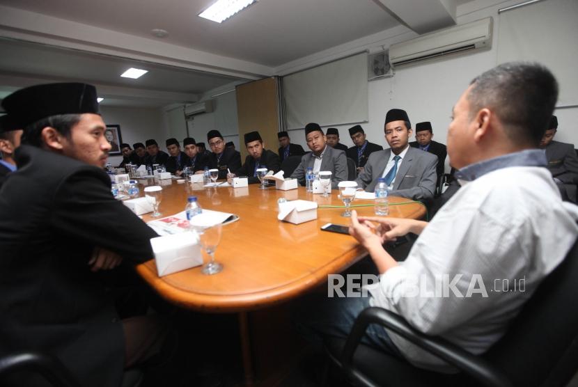 Buku UNIDA Gontor: Living Quality Culture Tampilkan Budaya Mutu Pesantren