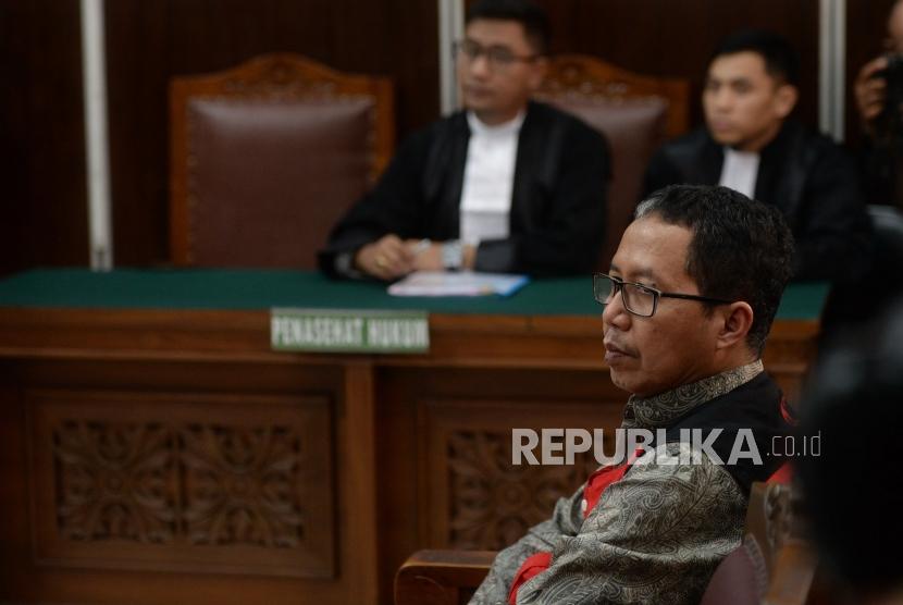 Sidang Perdana Joko Driyono . Mantan Plt Ketua Umum PSSI, Joko Driyono menjalani sidang perdana kasus perusakan barang bukti pengaturan skor di Pengadilan Negeri Jakarta Selatan, Senin (6/5/2019).