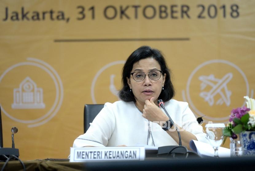 Paparan RUU APBN 2019. Menteri Keuangan Sri Mulyani memberikan paparan terkait RUU APBN 2019 di Ditjen Pajak, Jakarta, Rabu (31/10).