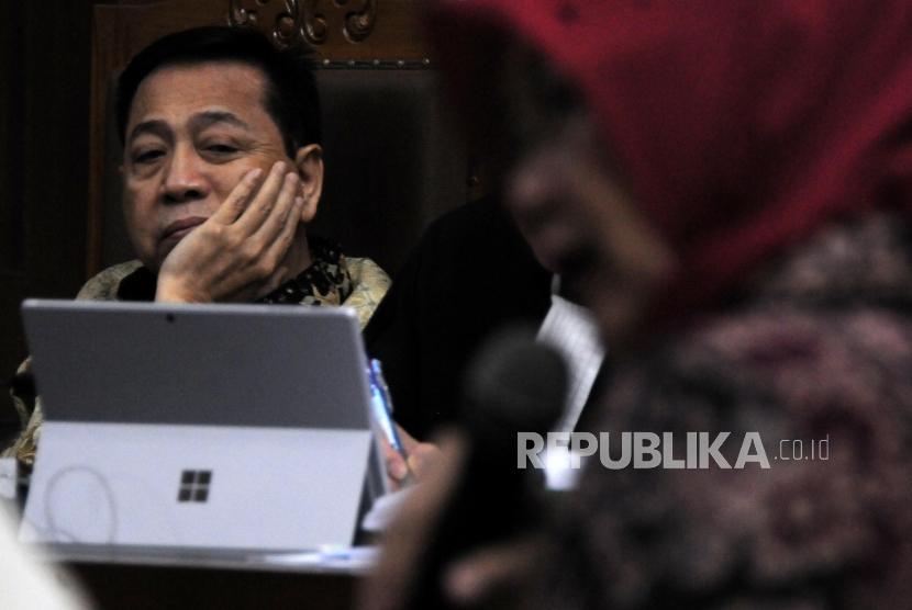 Terdakwa kasus korupsi KTP elekronik Setya Novanto mengikuti sidang lanjutan kasusnya di Pengadilan Tindak Pidana Korupsi di Jakarta. (ilustrasi)