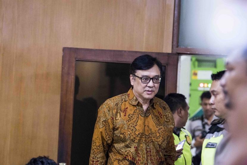 Terdakwa kasus dugaan suap perizinan proyek Meikarta Billy Sindoro berjalan menuju ruang sidang sebelum sidang putusan di pengadilan Tipikor, Bandung, Jawa Barat, Selasa (5/3/2019).