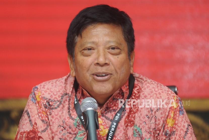 Koferensi Pers. Ketua Rakornas 3 pilar bidang ekonomi kerakyatan Mindo Sianipar  memberikan keterangan saat  konfrensi pers di  DPP PDI Perjuangan, Jakarta Kamis(14/12).