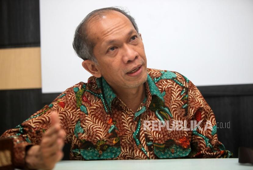 Kepala Pusat Kesehatan Haji Eka Jusup Singka memberikan paparannya saat wawancara di Gedung Kemenkes, Jakarta, Rabu (17/10).