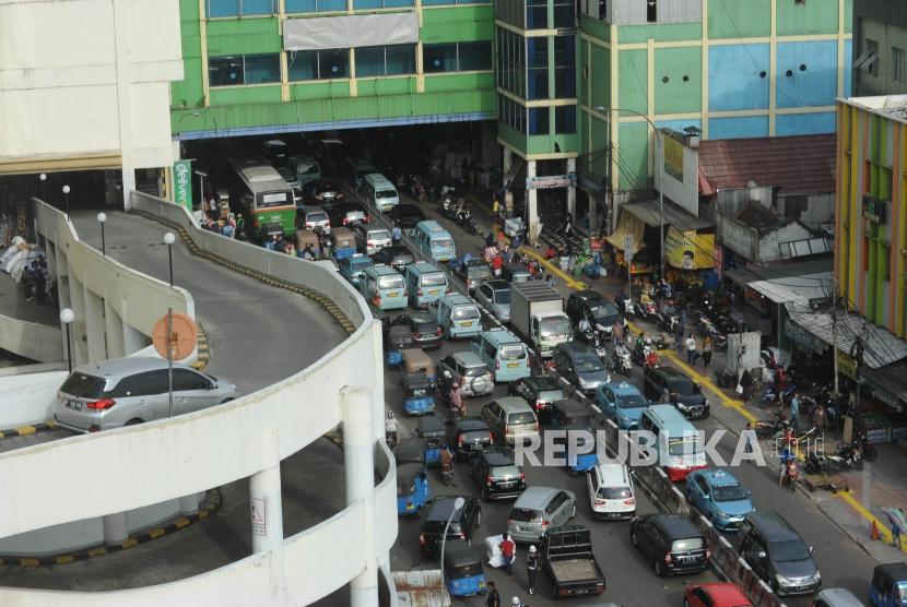 Suasana kemacetan di persimpangan Jalan Jatibunder, Tanah Abang, Jakarta (ilustrasi)