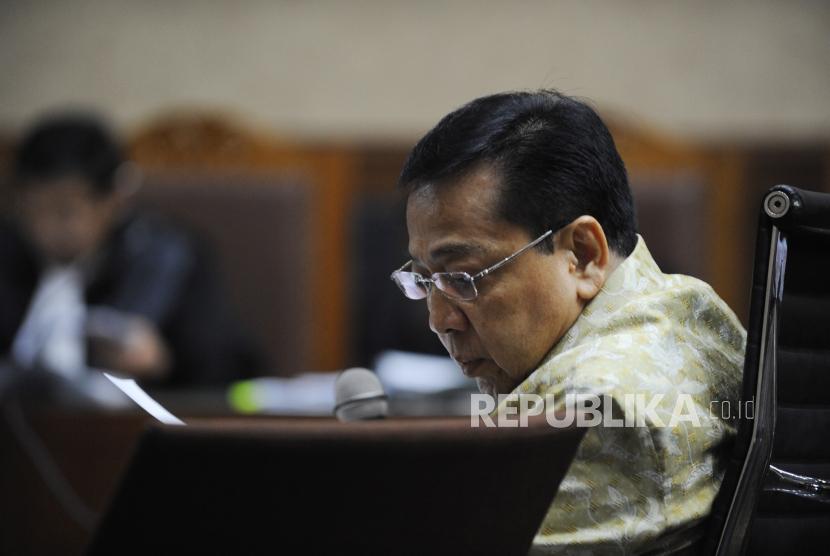 Terdakwa kasus korupsi KTP Elektronik Setya Novanto  mengikuti sidang lanjutan di Pengadilan Tipikor, Jakarta, Kamis (22/3).