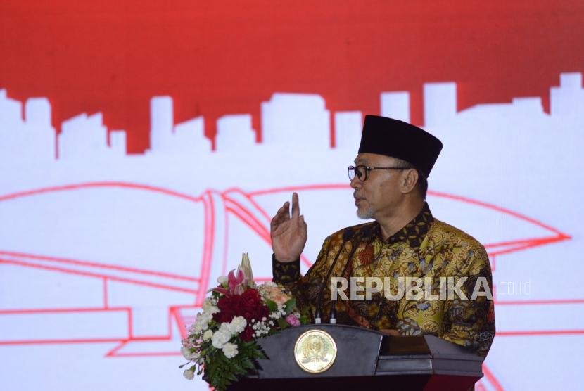 Ketua MPR Zulkifli Hasan menyampaikan Sambutannya dalam acara Syukuran HUT Majelis Permusyawaratan Perwakilan ke-74, di Gedung Nusantara IV, Komplek MPR, Jakarta, Kamis (29/8/2019).