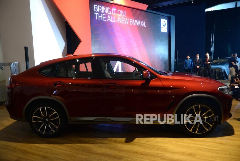 Peluncuran BMW X4 dan X3. All-new BMW X4 ditampilkan saat peluncuran di Jakarta, Kamis (7/2/2019).