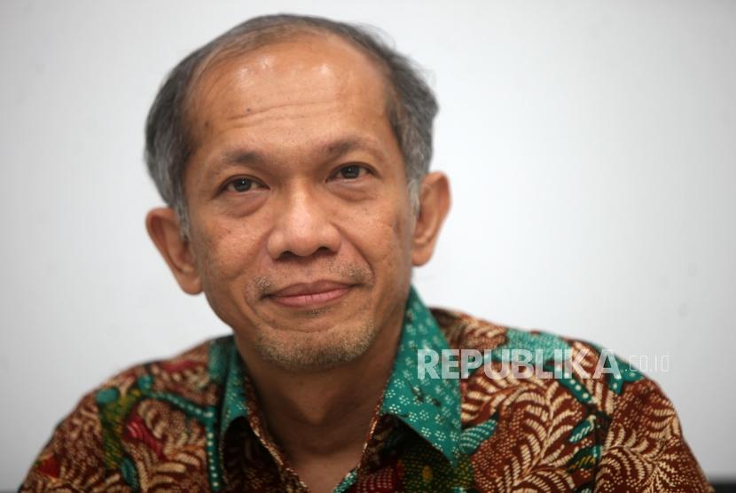 Kepala Pusat Kesehatan Haji Eka Jusup Singka berpose disela-sela saat wawancara di Gedung Kemenkes, Jakarta, Rabu (17/10).