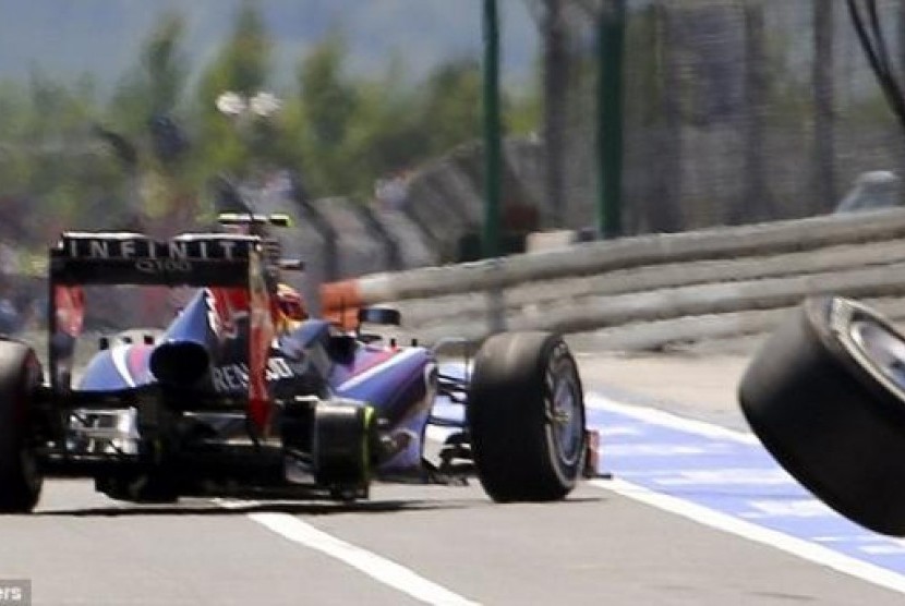 Red Bull Bayar Denda Pasca Kecelakaan Juru Kamera F1