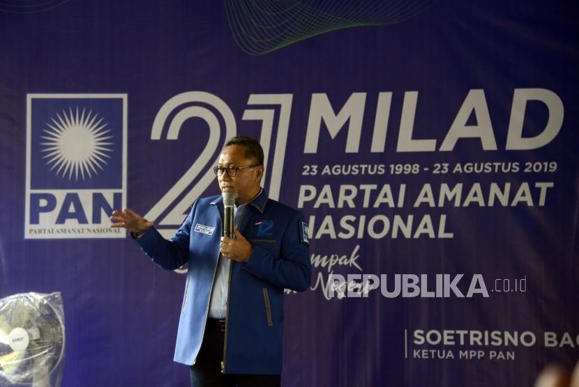 Ketua Umum PAN Zulkifli Hasan memberikan sambutan saat perayaan HUT ke-21 PAN di Pluit, Jakarta, Jumat (23/8/2019).