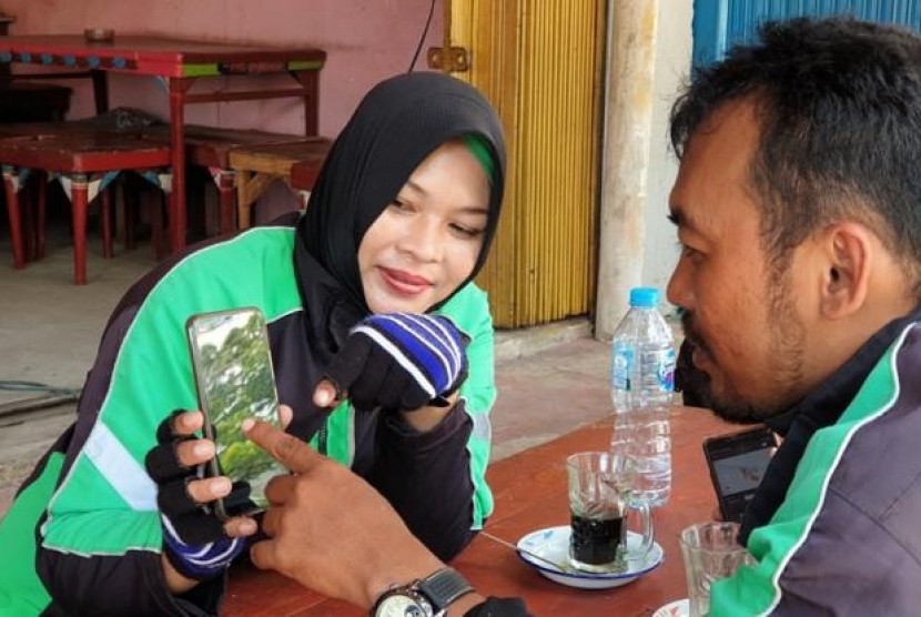 Listrik Padam, Rejeki Driver Ojol Ikut 'Gelap'. (FOTO: Grab)