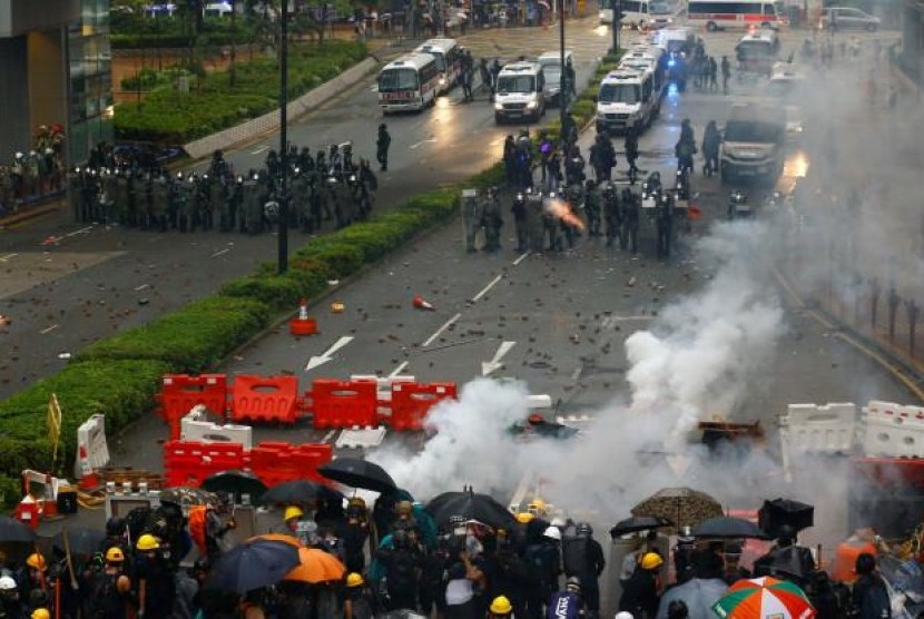 Situasi Hong Kong Belum Kondusif, Bank Digital Kena Getahnya!. (FOTO: Reuters/Thomas Peter)