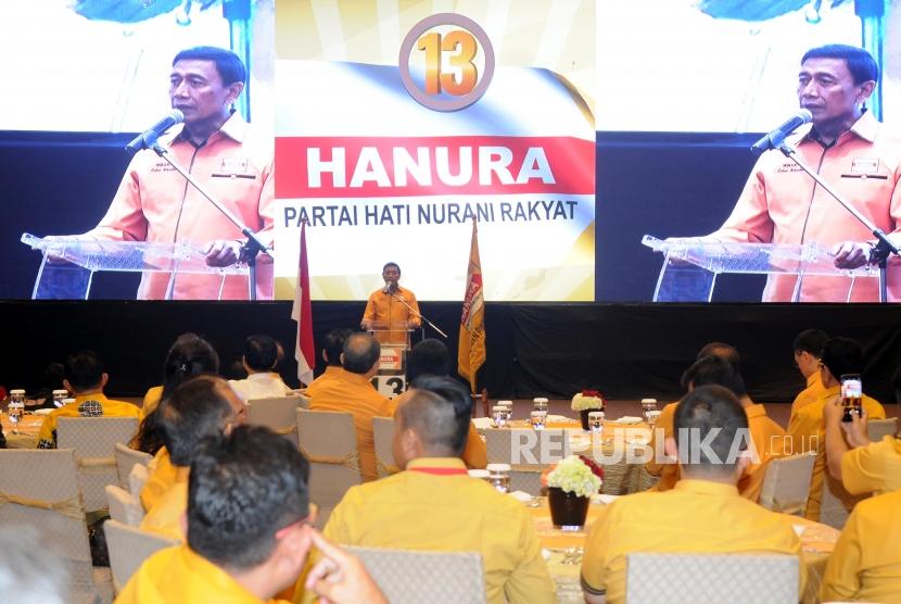 Ketua Dewan Pembina Partai Hanura Wiranto memberikan sambutan saat syukuran lolosnya Partai Hanura pada verifikasi Pemilihan Umum (Pemilu) 2019 di kawasan Kuningan, Jakarta, Kamis (22/2).