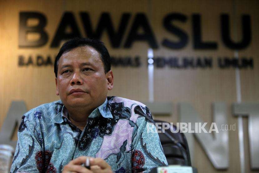 Ketua Bahan pengawas Pemilu (Bawaslu) Abhan menghadiri diskusi di Media Center Bawaslu, Thamrin, Jakarta, Jumat (24/8).