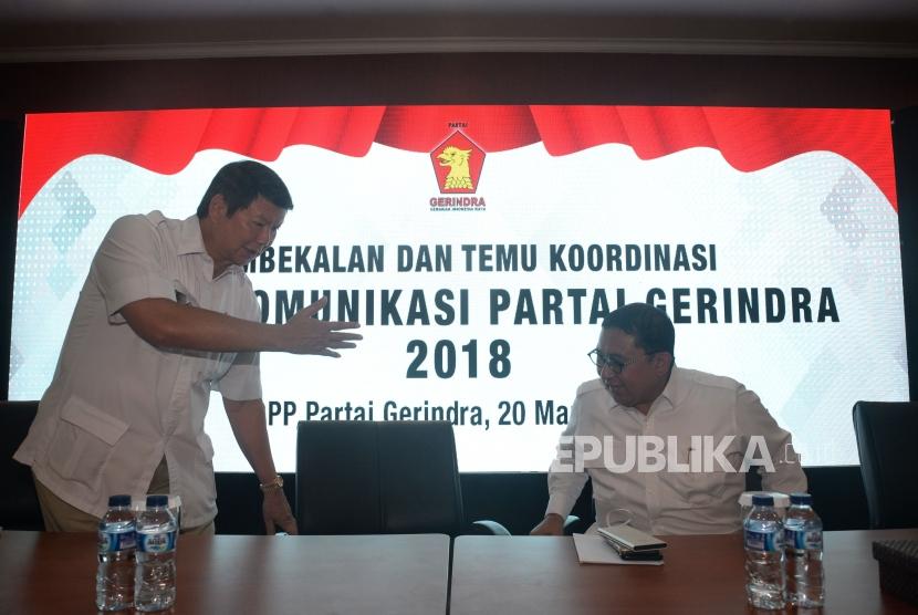 Wakil Ketua Dewan Pembina DPP Partai Gerindra Hashim Djojohadikusumo (kiri) dan Wakil Ketua Umum DPP Partai Gerindra Fadli Zon (kanan) saat acara pembekalan dan temu koordinasi Badan Komunikasi Partai Gerindra 2018 di Jakarta, Selasa (20/3).