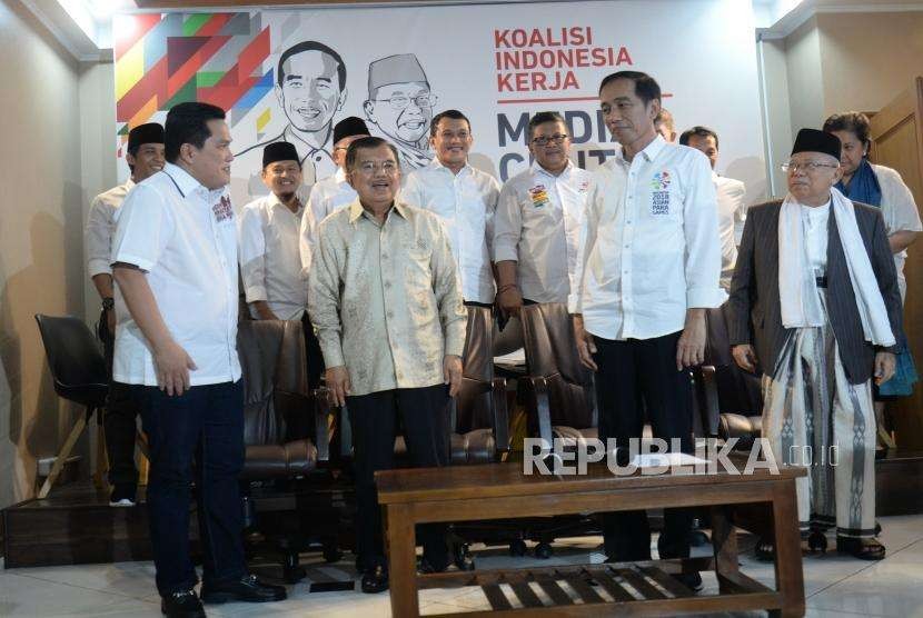 Pengumuman Tim Kampanye Nasional. Presiden Joko Widodo (kedua kanan), Wapres Sekaligus Ketua Tim Pengarah Tim Kampanye Nasional Jusuf Kalla (kedua kiri), Cawapres KH Maruf Amin (kanan), dan Ketua Tim Kampanye Nasional Jokowi-Maruf Amin, Erick Thohir saat pengumuman Tim Kampanye Nasional Joko Widodo - KH Maruf Amin di Jakarta, Jumat (7/9).