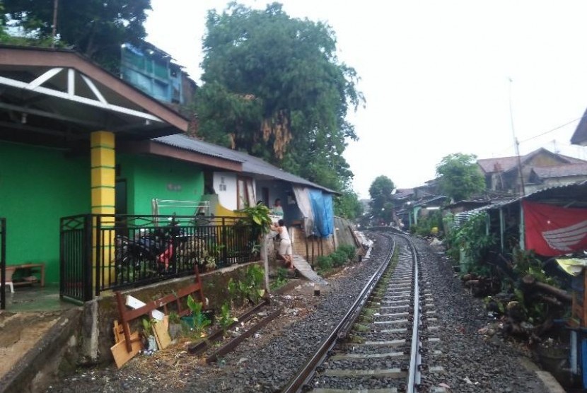 1.645 rumah di Kota Bogor akan terkena dampak proyek pembangunan jalur ganda kereta api Bogor-Sukabumi atau lebih dikenal kereta double track.