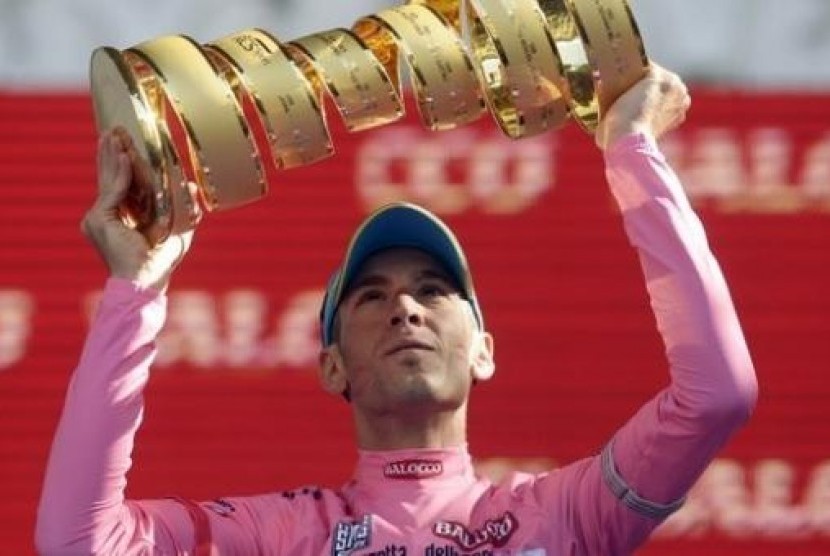 Cavendish Menang, Nibali Angkat Tropi Giro d'Italia 2013
