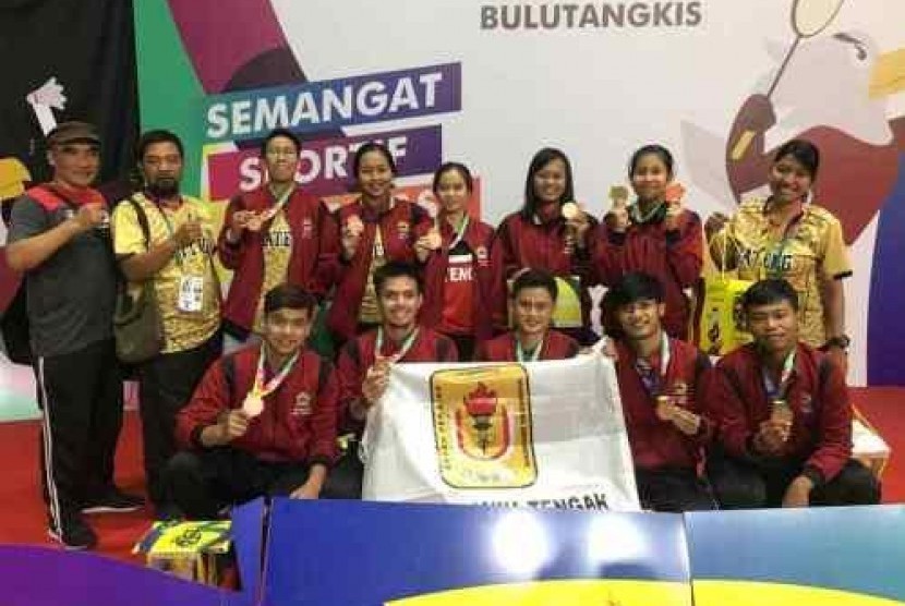  Tiga mahasiswa Universitas Sebelas Maret (UNS) Surakarta kembali membawa pulang medali di ajang Pekan Olahraga Mahasiswa Nasional (Pomnas) 2019